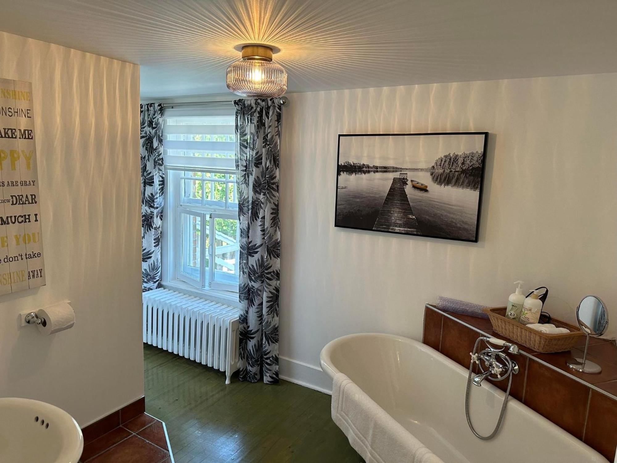 Hotel Le Rustique Saint-Irénée Esterno foto