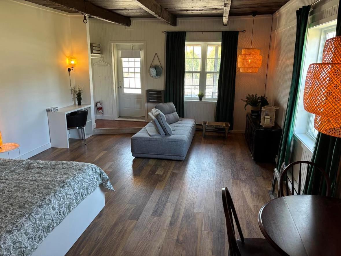 Hotel Le Rustique Saint-Irénée Esterno foto